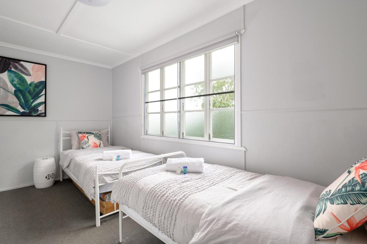 Tin Can Bay'S Sleepy Lagoon Motel Экстерьер фото